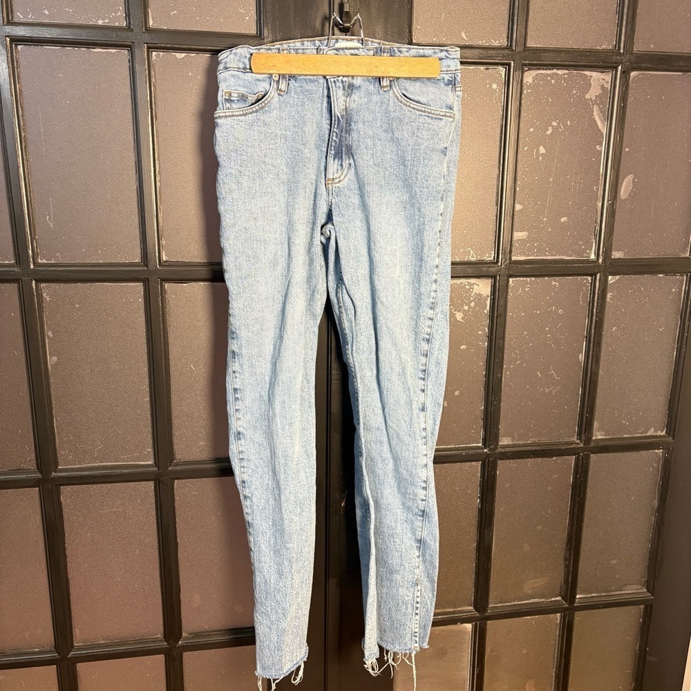 The Drop Raw Hem Straight Leg Jeans Light Wash Minimal Denim 28